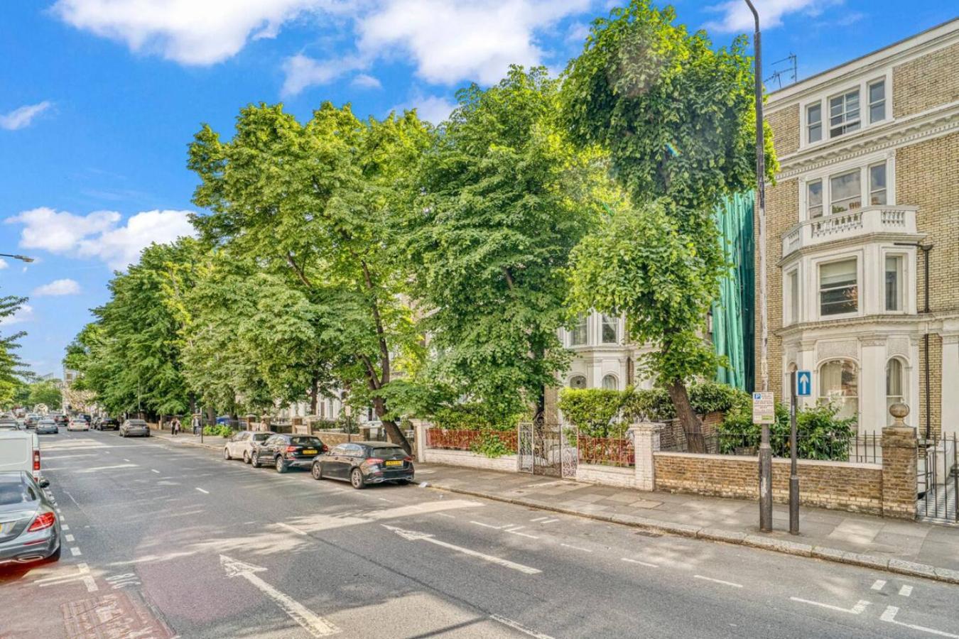 3br Retreat In Redcliffe Gardens Apartment