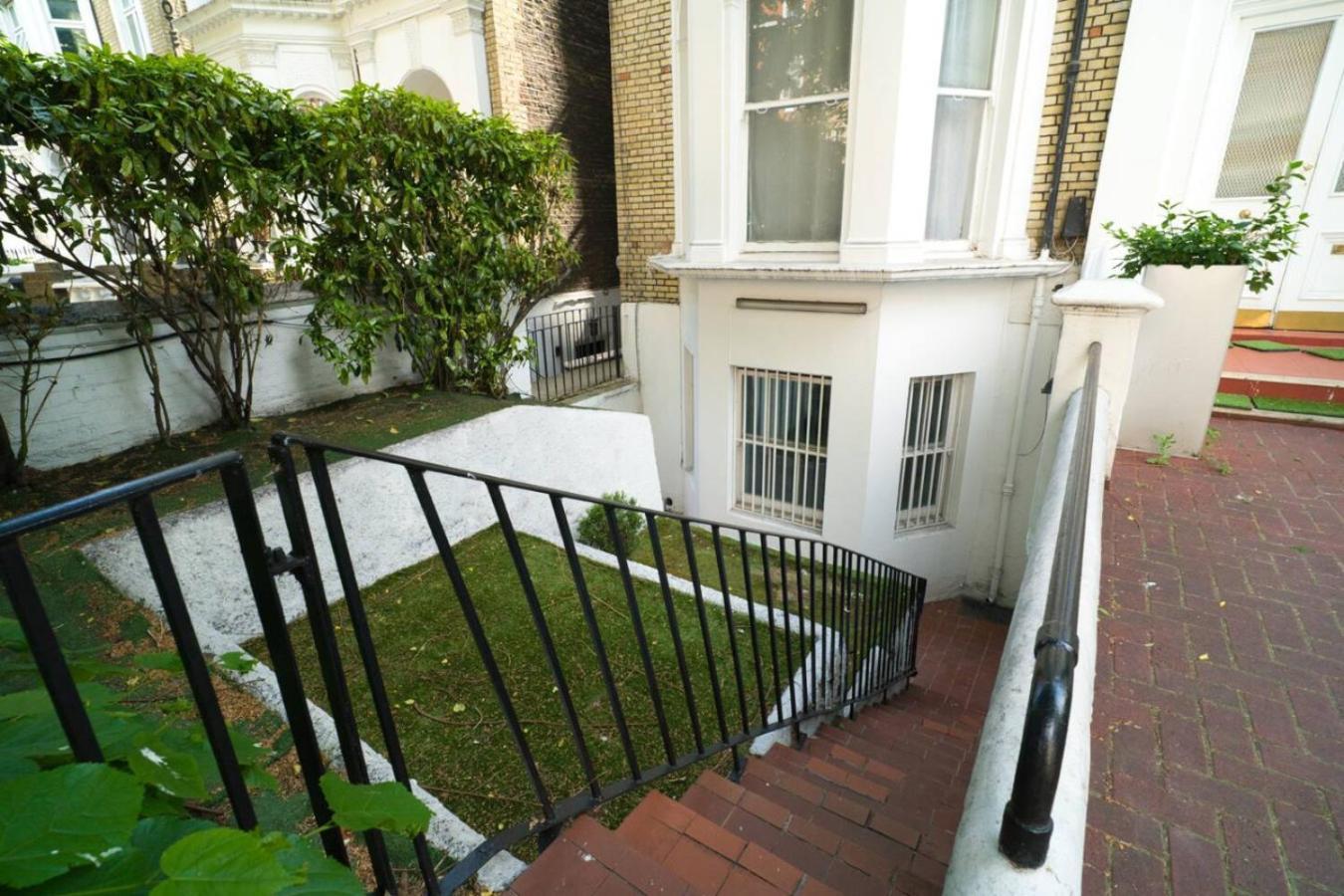 Apartment 3br Retreat In Redcliffe Gardens *