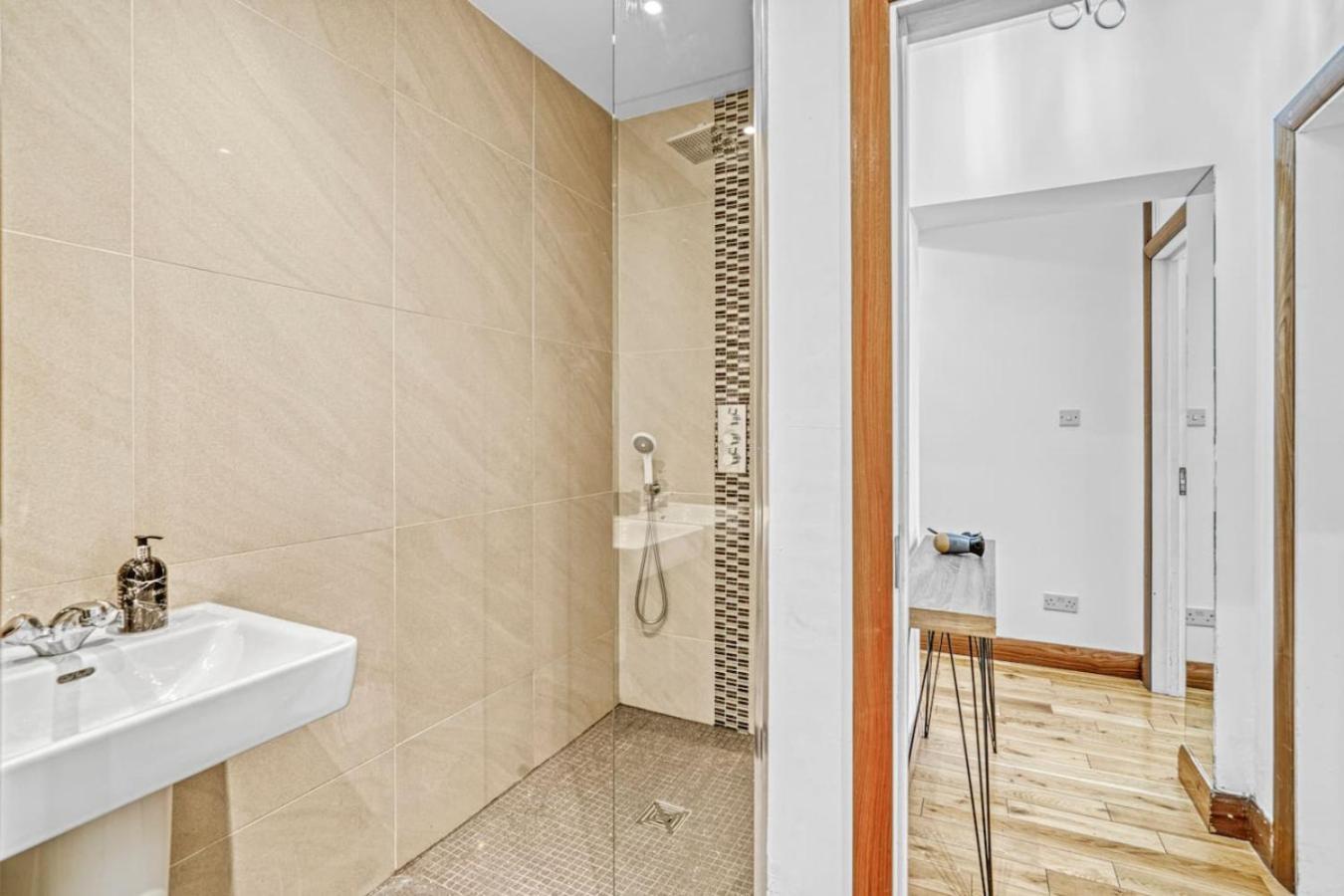 Apartment 3br Retreat In Redcliffe Gardens London